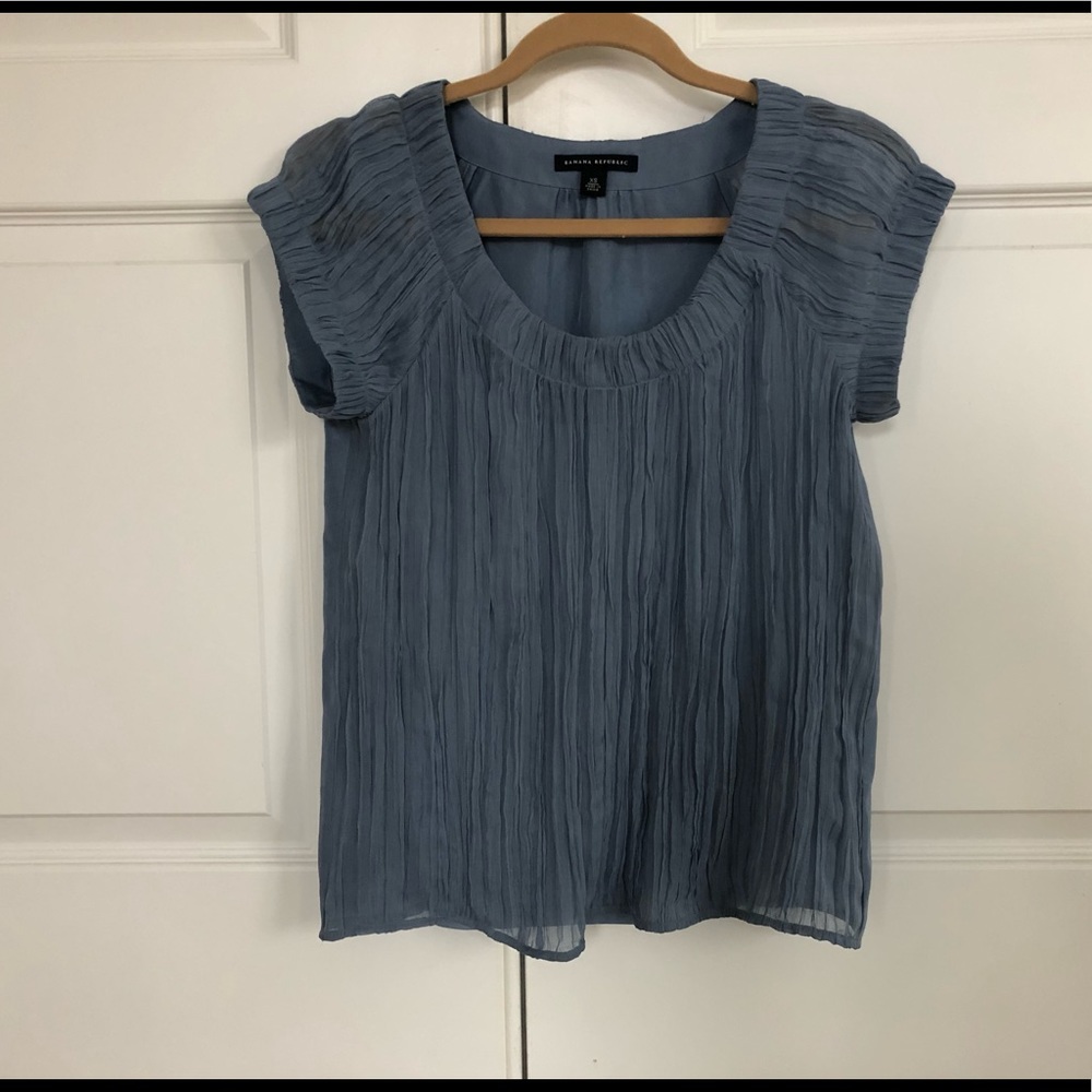 Banana Republic Crinkle Pleated Top